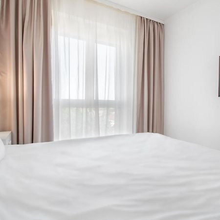 Vancouver Flat Орадеа Екстериор снимка