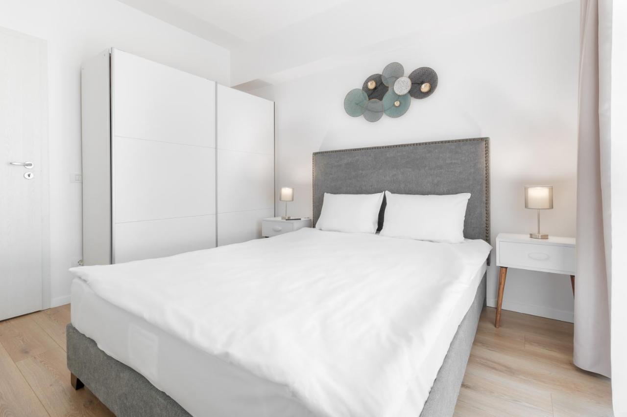 Vancouver Flat Орадеа Екстериор снимка